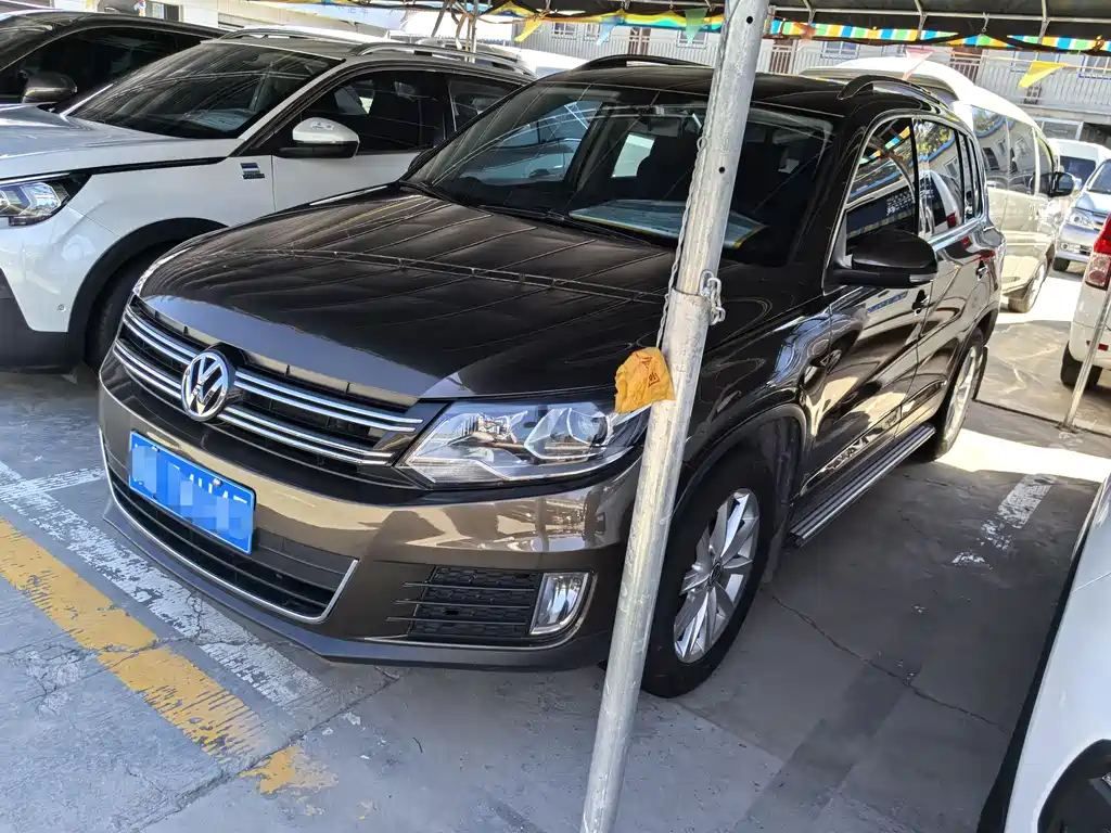 Volkswagen Tiguan 2015 — фото 1