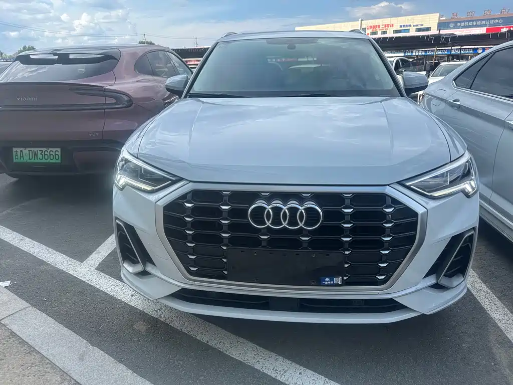 Audi Q3 2022 — фото 2