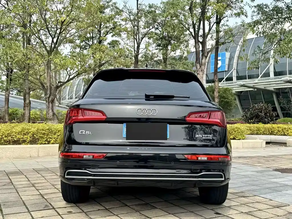 Audi Q5L 2019 — фото 9