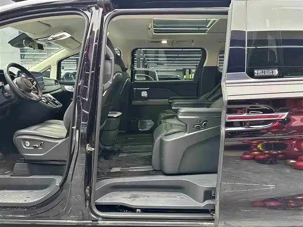 Hongqi HQ9 PHEV 2024
