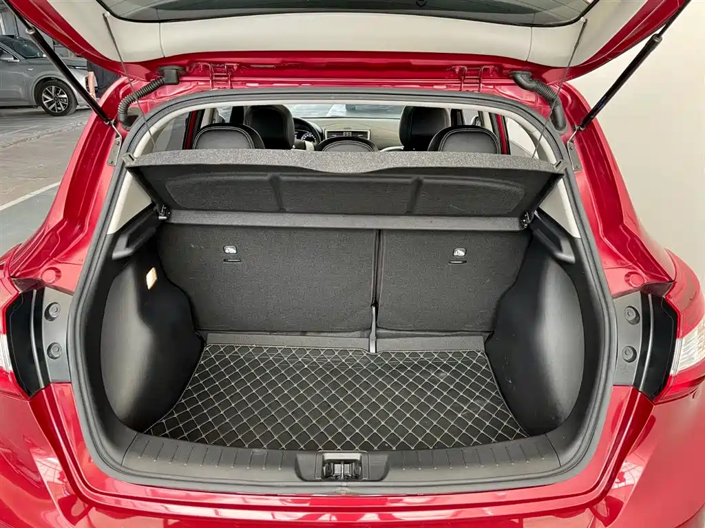 Nissan Tiida 2020 — фото 15