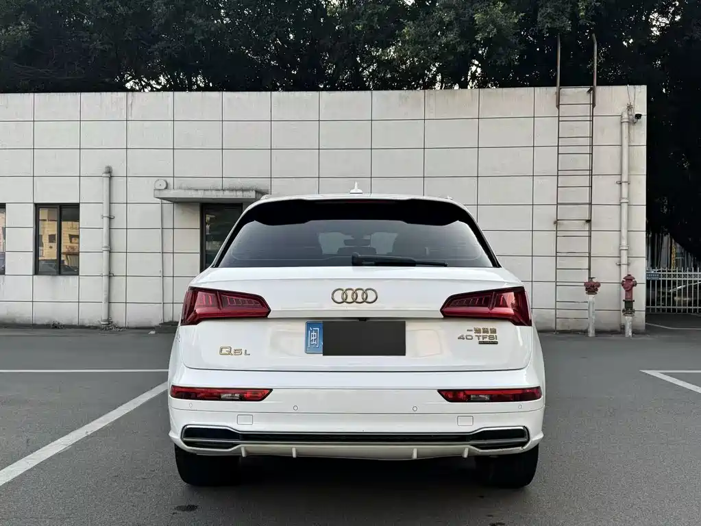 Audi Q5L 2019 — фото 8