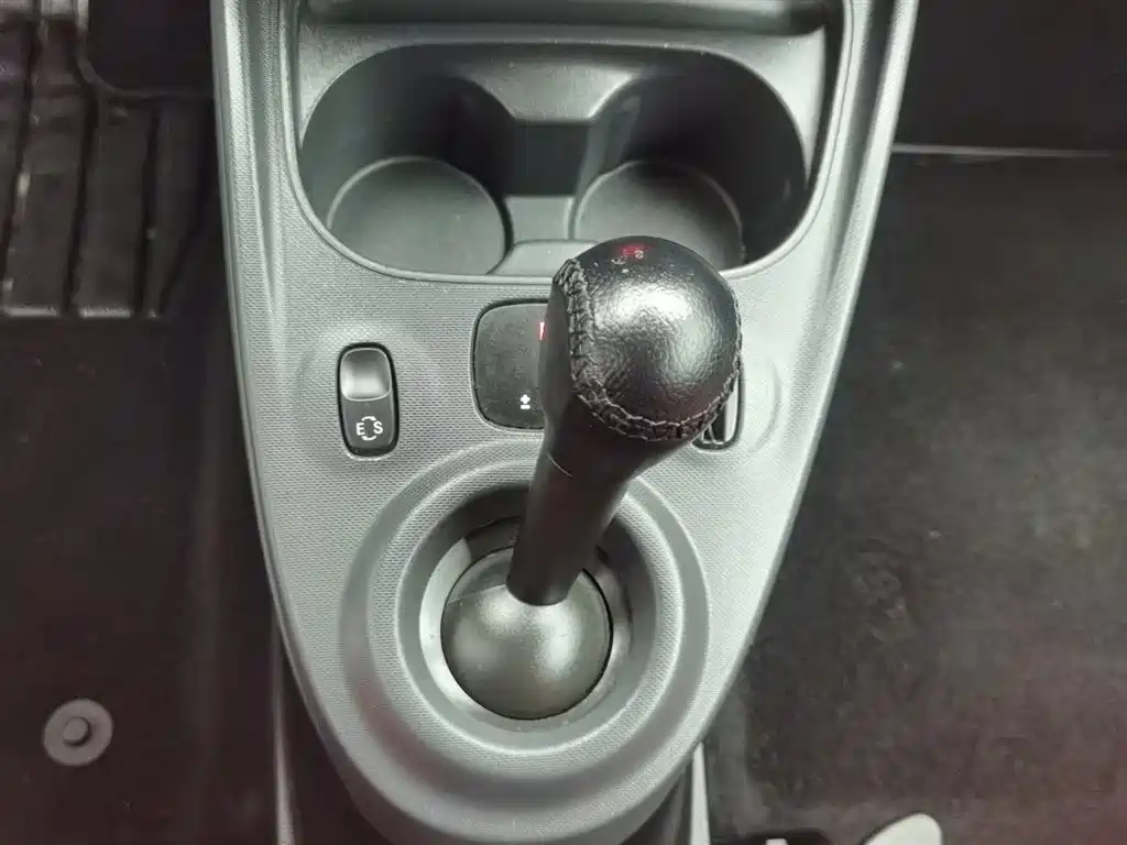 smart Fortwo 2018 — фото 13