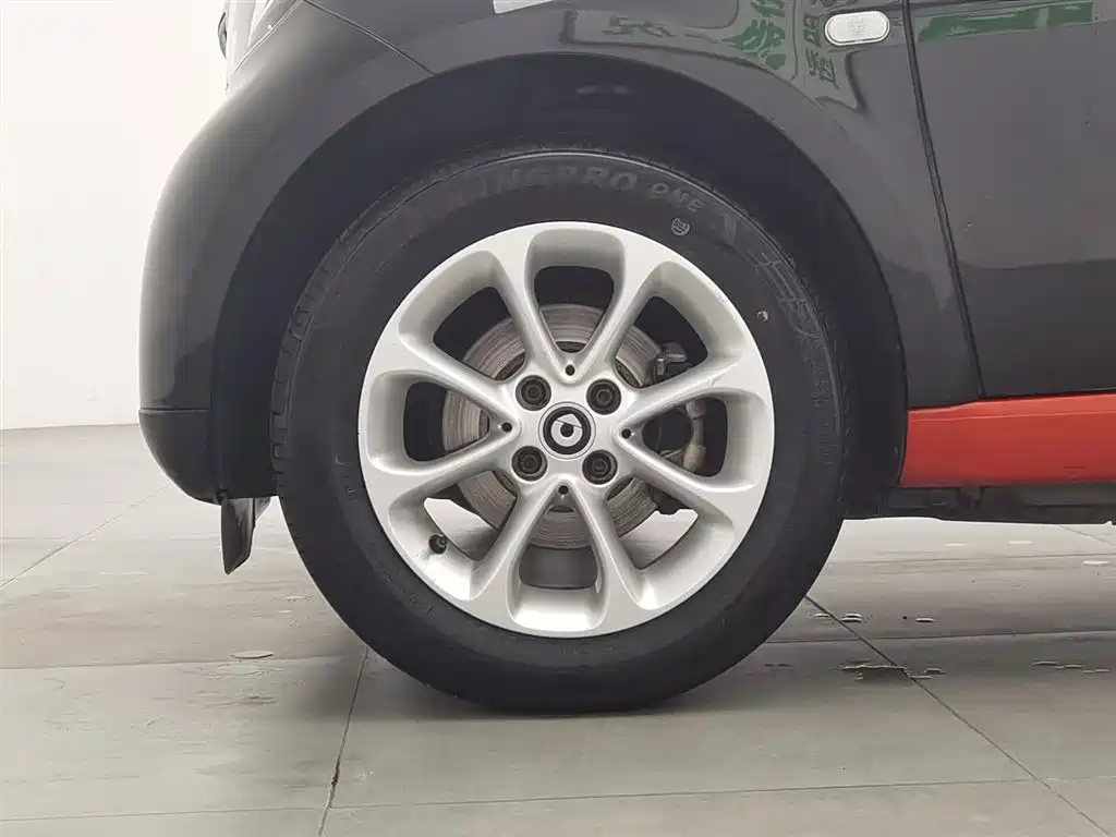 smart Fortwo 2018 — фото 17