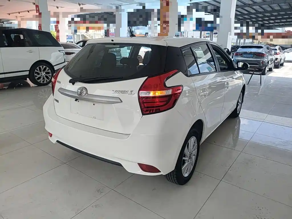 Toyota Yaris L 2016 — фото 7