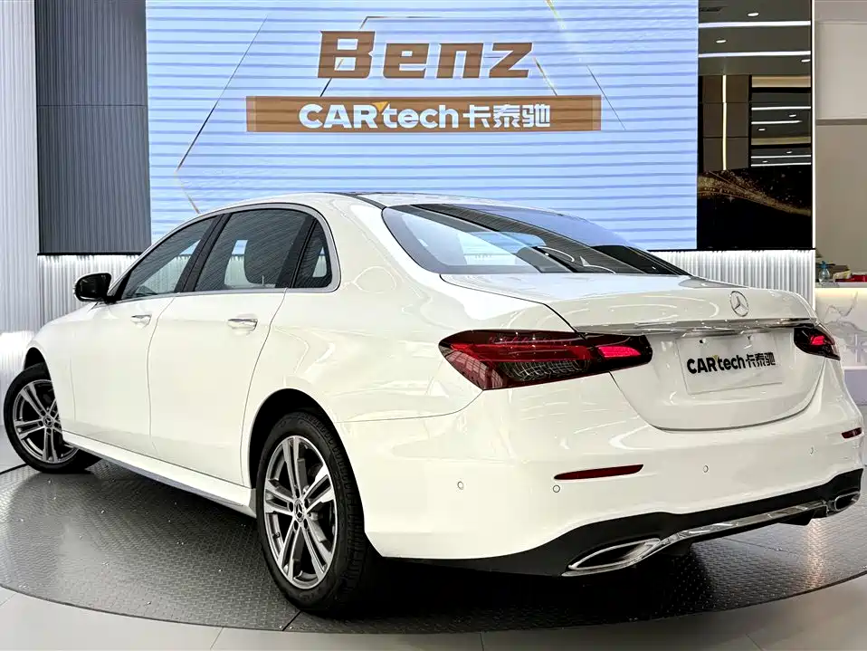Mercedes-Benz E-Class 2022 — фото 6