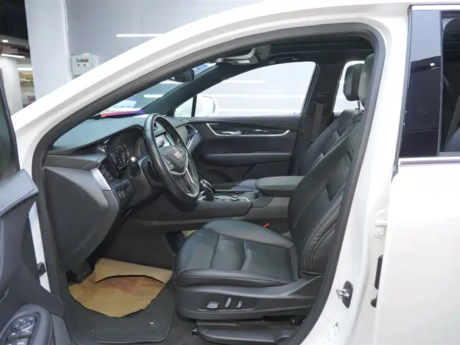 Cadillac XT5 2021 — фото 14