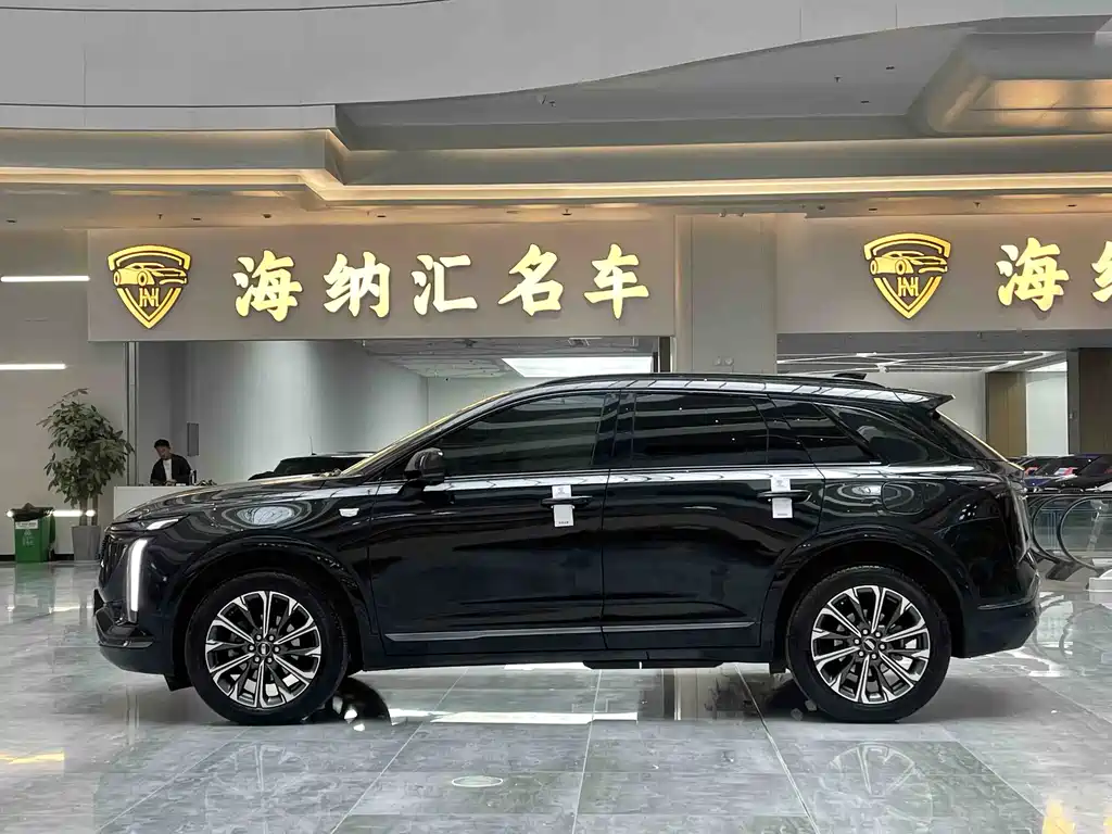 Cadillac XT5 2025 — фото 2