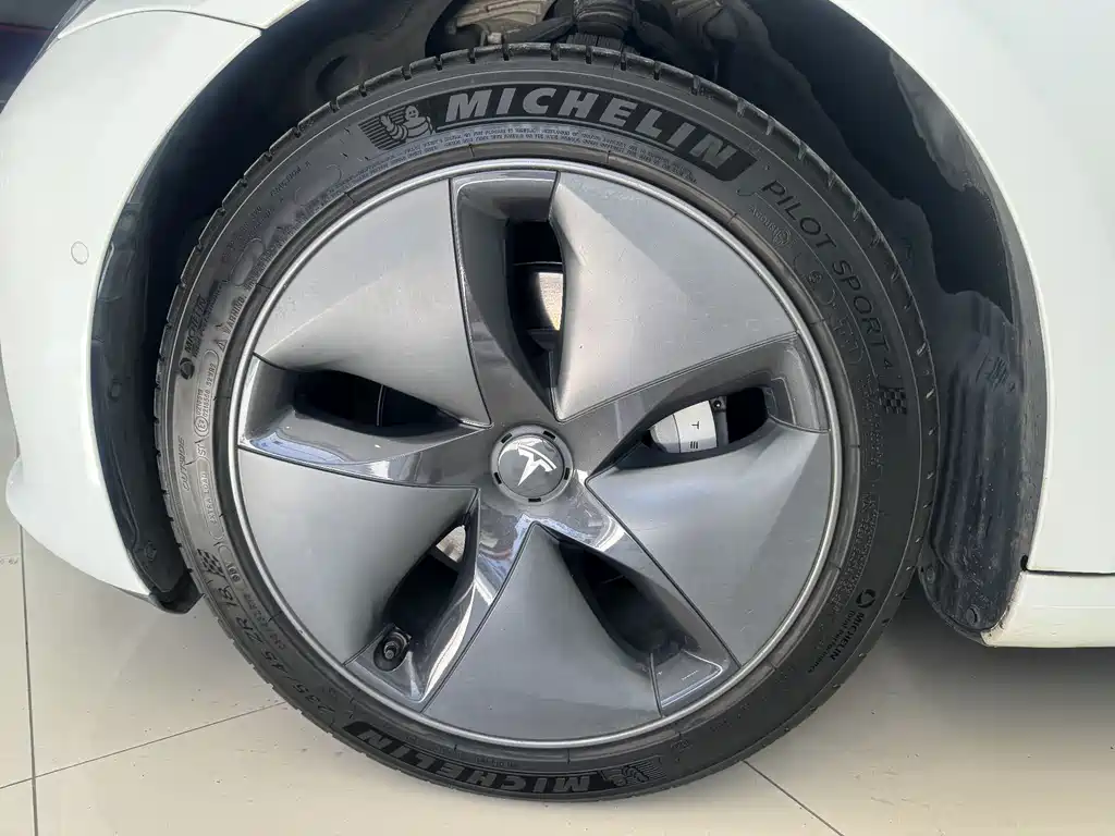 Tesla Model 3 2019 — фото 18