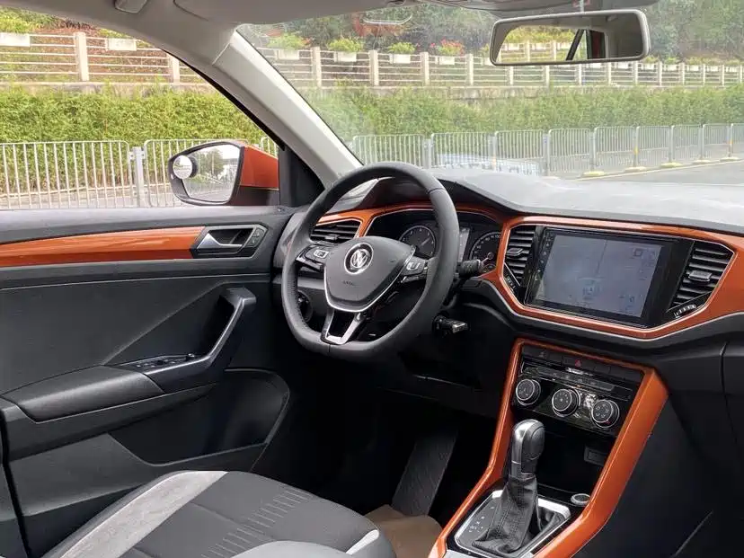 Volkswagen T-Roc 2018 — фото 9