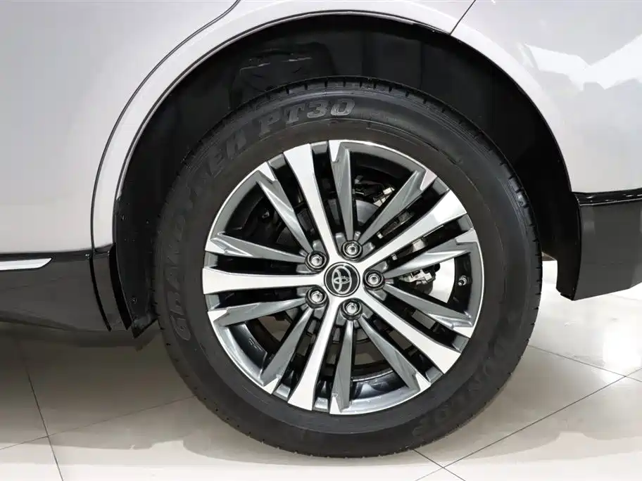 Toyota Venza 2024 — фото 20