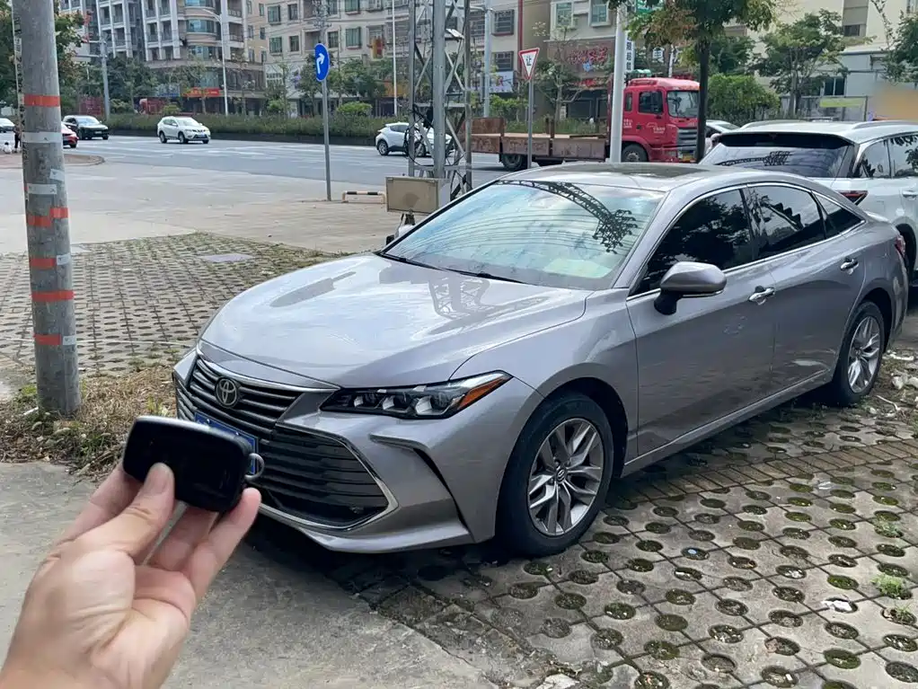 Toyota Avalon 2022 — фото 12
