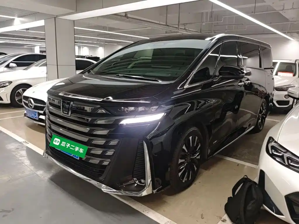 Toyota Vellfire 2024 — фото 1