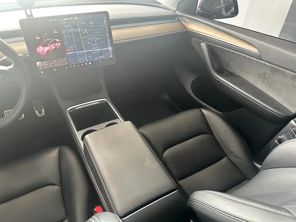 Tesla Model Y 2022 — фото 12