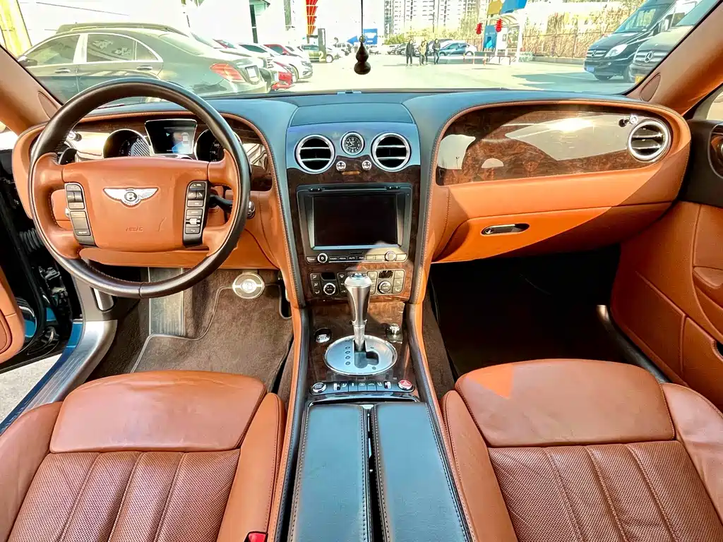 Bentley Flying Spur 2013 — фото 9