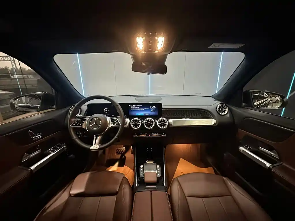 Mercedes-Benz GLB 2024 — фото 10