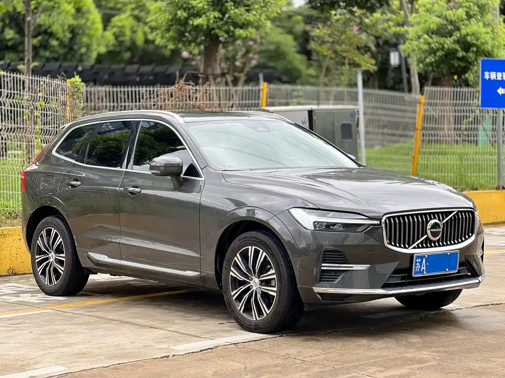 Volvo XC60 2022 — фото 3