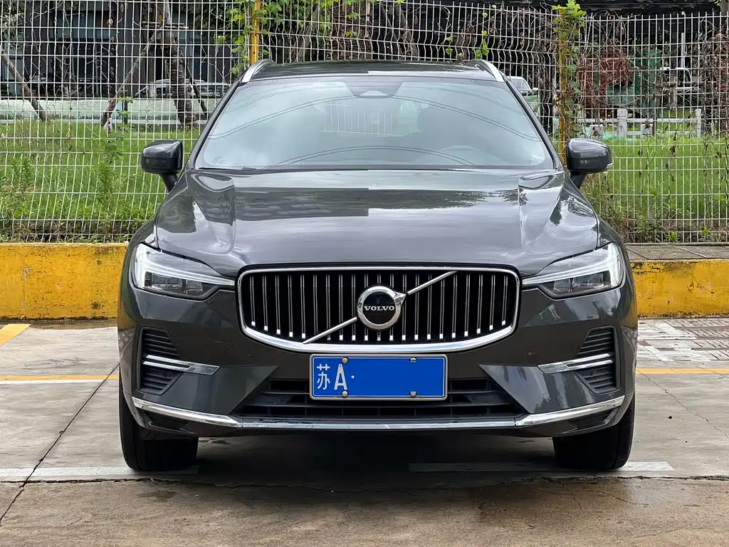 Volvo XC60 2022 — фото 2