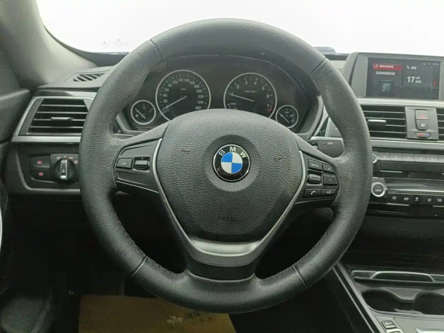 BMW 3 Series GT 2018 — фото 15