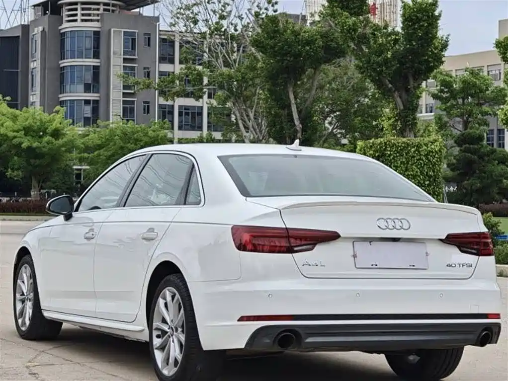 Audi A4L 2018 — фото 4