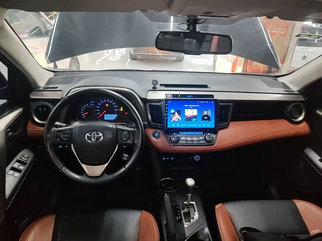Toyota RAV4 2014 — фото 10
