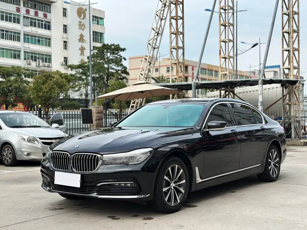 BMW 7 Series 2017 — фото 1