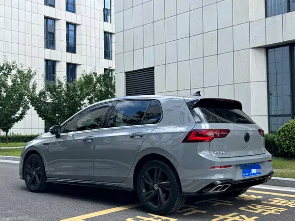 Volkswagen Golf 2021