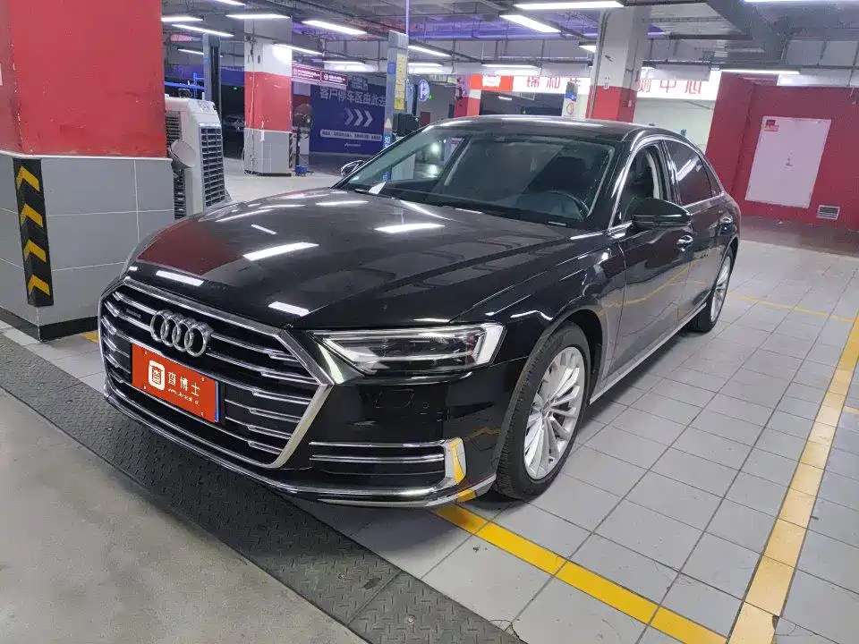 Audi A8 2019 — фото 1