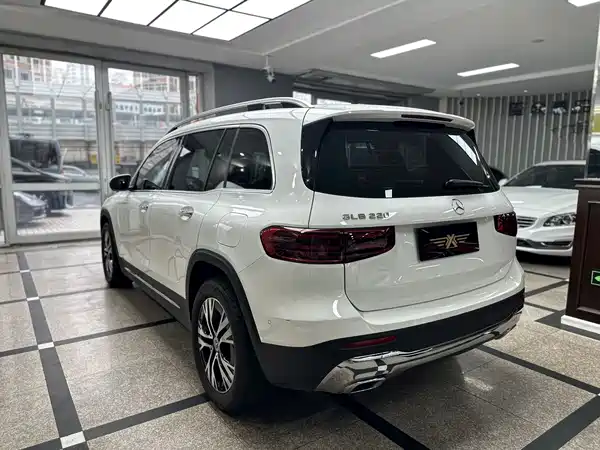 Mercedes-Benz GLB 2024