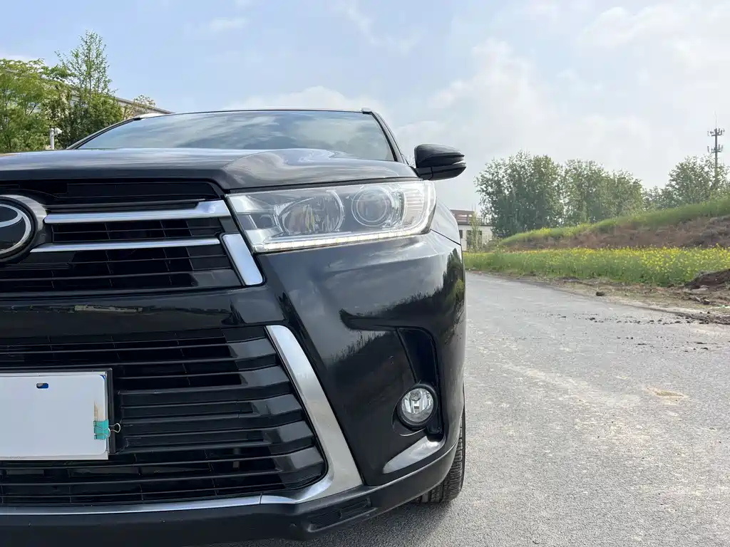 Toyota Highlander 2018 — фото 17