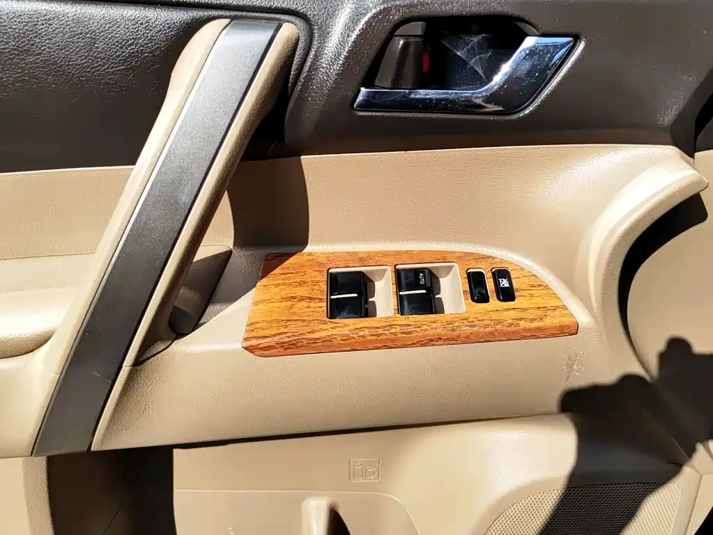 Toyota Highlander 2014 — фото 17