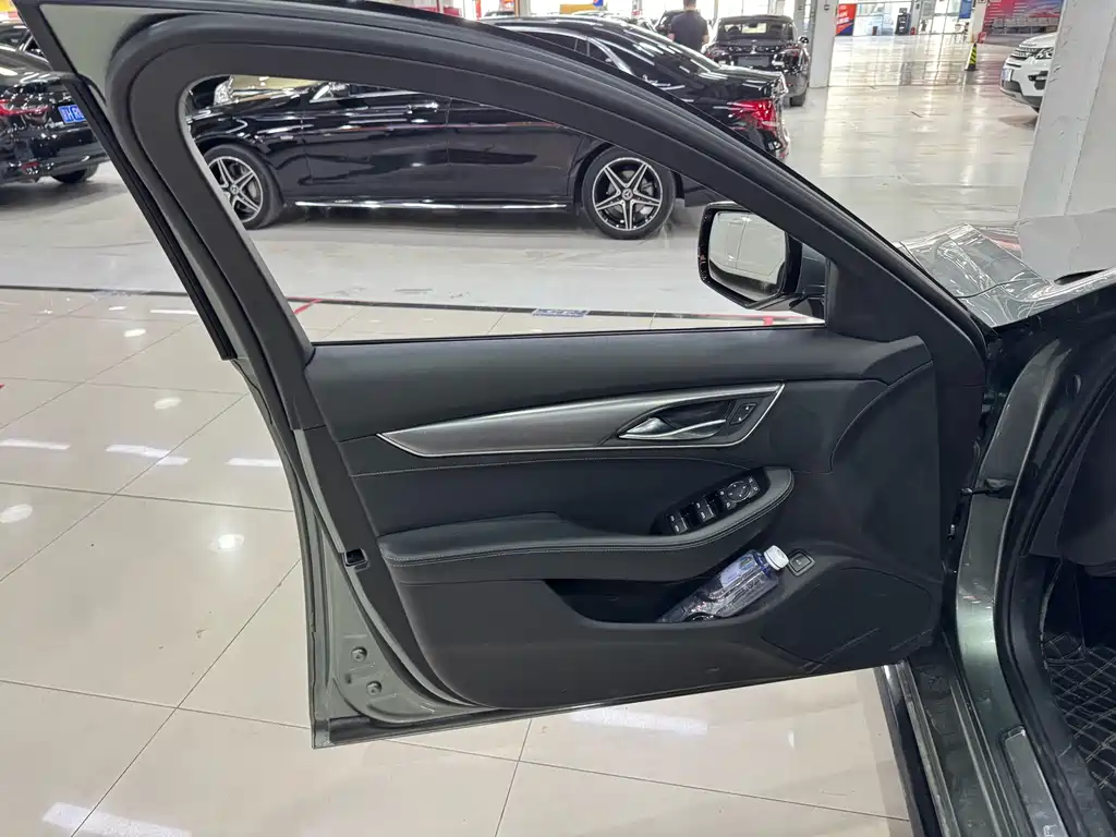 Cadillac CT5 2022 — фото 14