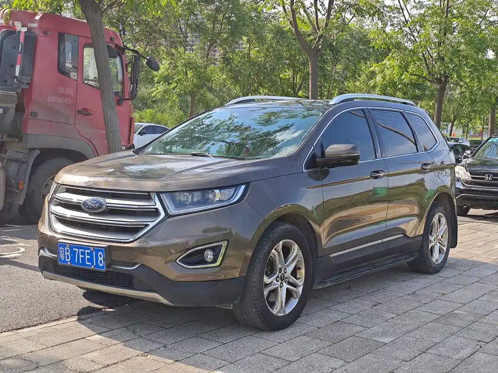 Ford Edge 2016 — фото 1