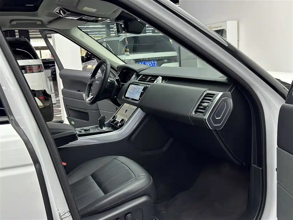 Land Rover Sport PHEV 2021 — фото 8