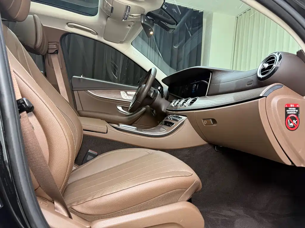 Mercedes-Benz E-Class 2023 — фото 15