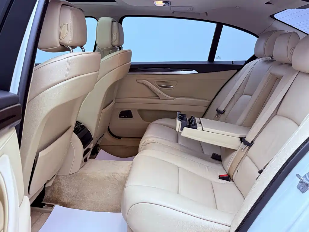 BMW 5 Series 2013 — фото 16