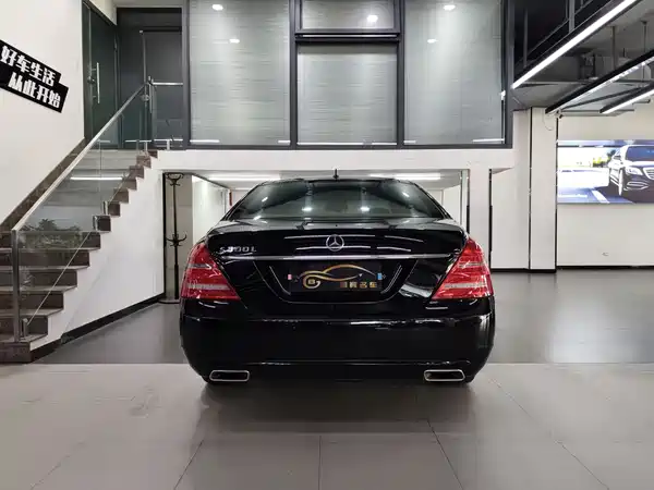 Mercedes-Benz S-Class 2012