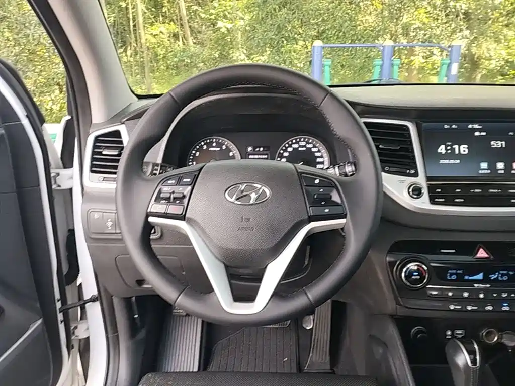 Hyundai Tucson 2016 — фото 11