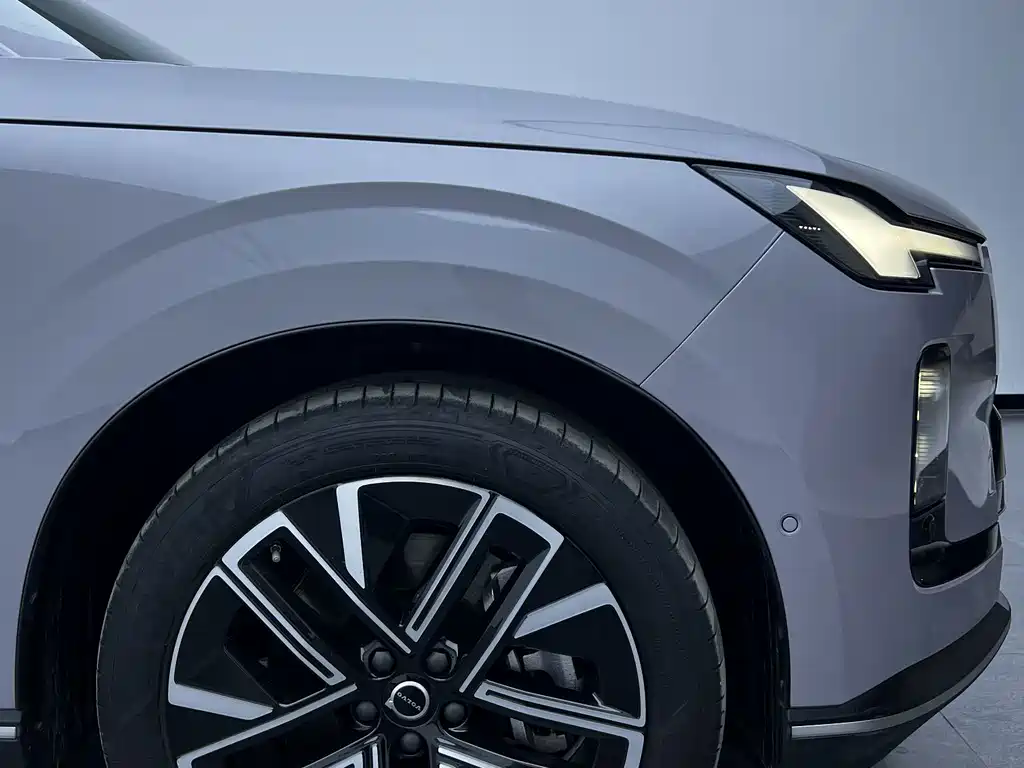 Volvo XC70 Plug-In Hybrid 2025 — фото 21