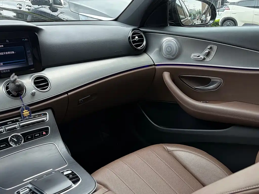 Mercedes-Benz E-Class 2019 — фото 17