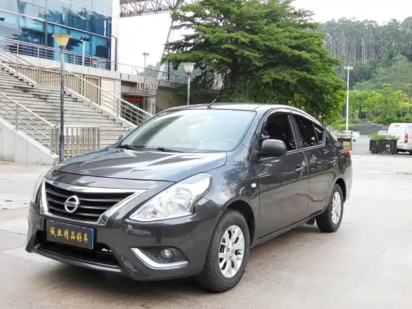 Nissan Sunny 2015