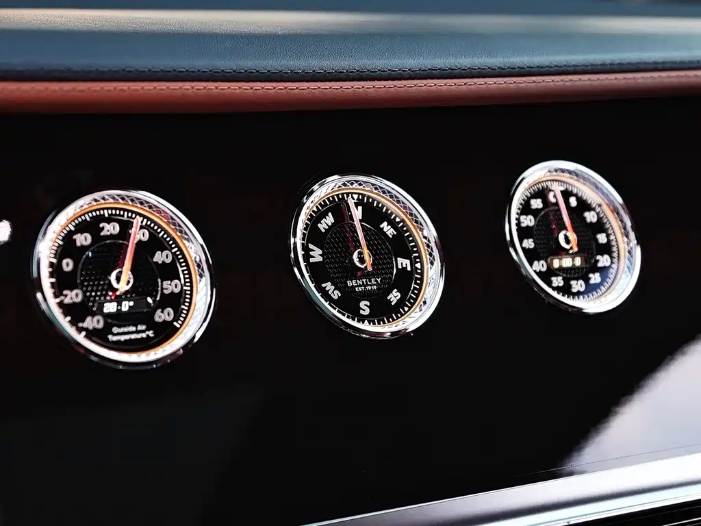 Bentley Flying Spur 2020 — фото 12