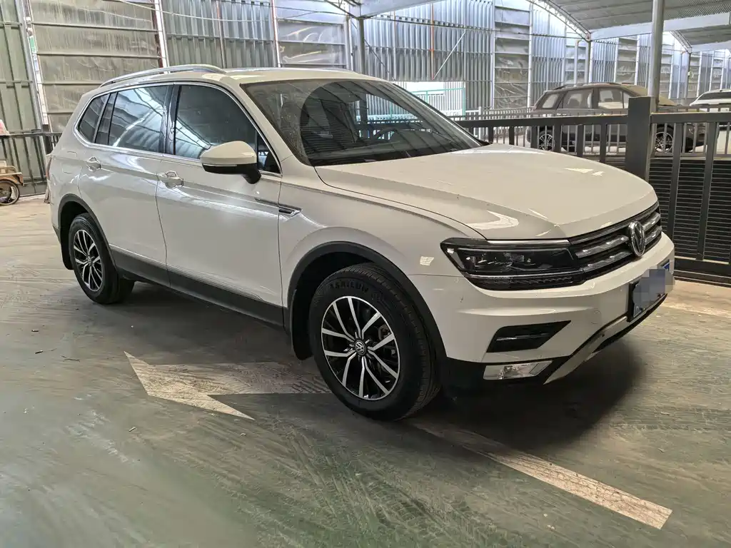 Volkswagen Tiguan L 2018 — фото 3
