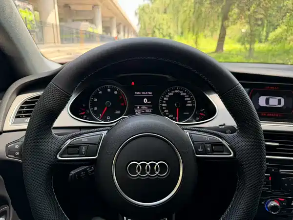 Audi A4L 2016