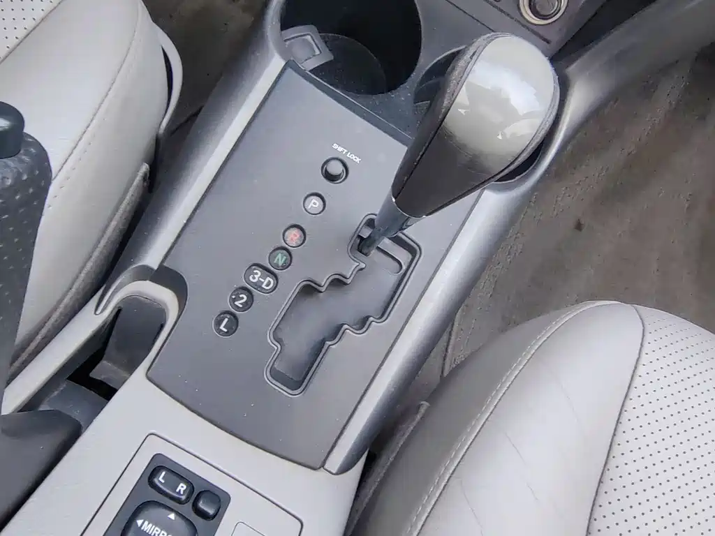 Toyota RAV4 2010 — фото 18