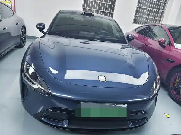 Xiaomi SU7 2024