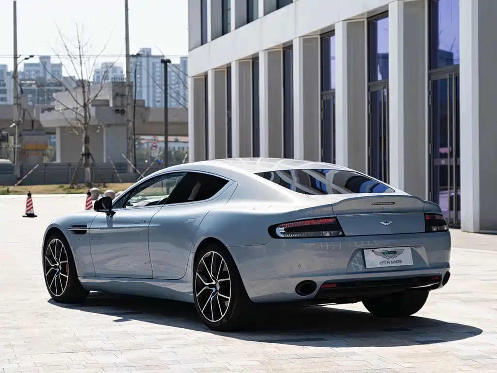 Aston Martin Rapide 2018 — фото 5