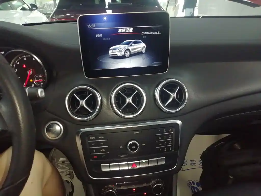 Mercedes-Benz GLA 2018 — фото 13