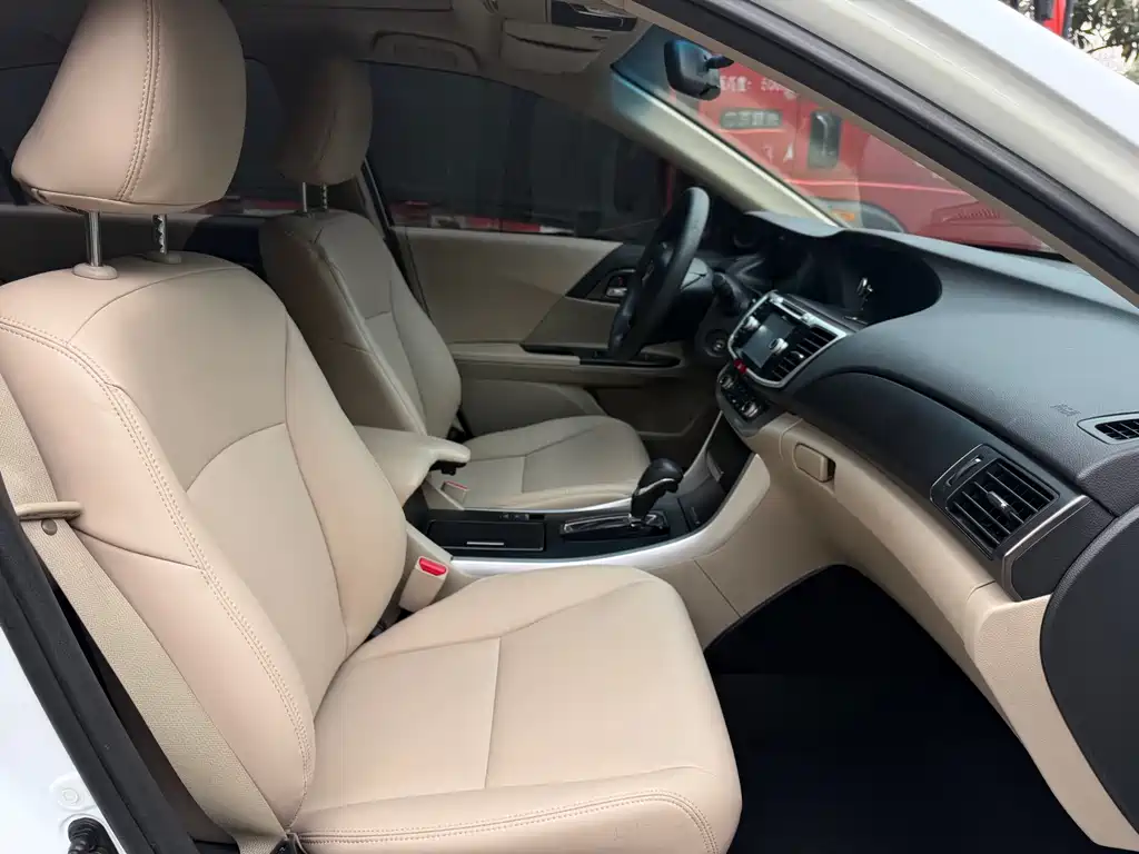 Honda Accord 2014 — фото 15