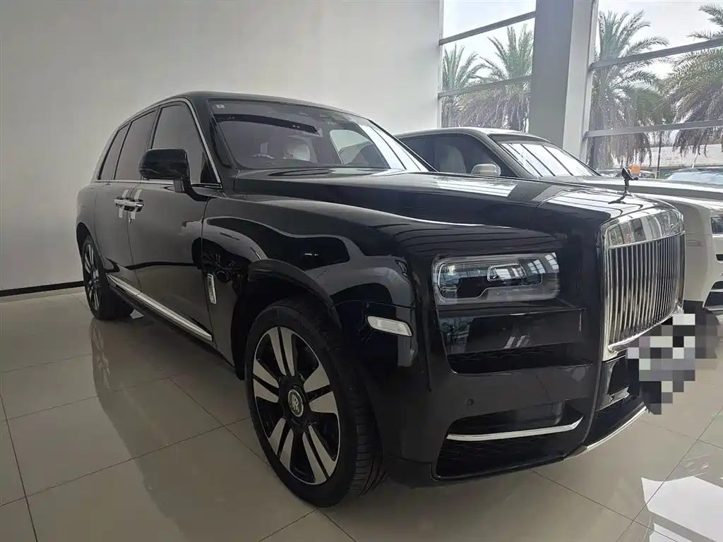 Rolls-Royce Cullinan 2025 — фото 3